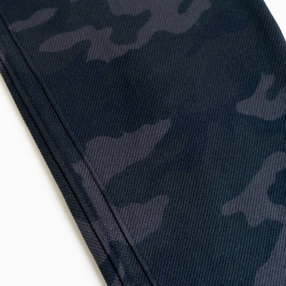 🚨 SPANX Black Camo Seamless Leggings 24" Look at Me Now - Picture 6 of 11